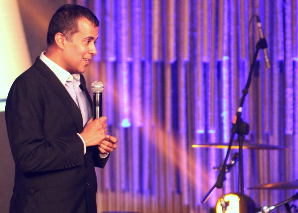 talk to tiger chetan bhagat likes music.JPG